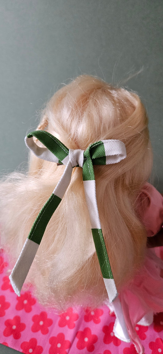 Long tail bow clips- checked