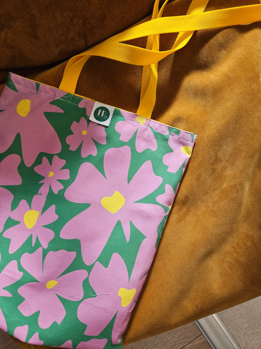 Purple daisy Tote bag